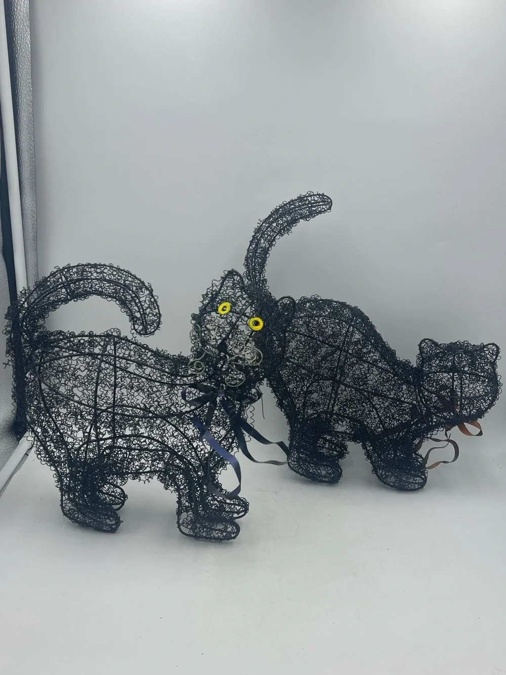2 Primitive Black Wire Scaredy Cats: Handcrafted Gothic Halloween Folk Art Decor